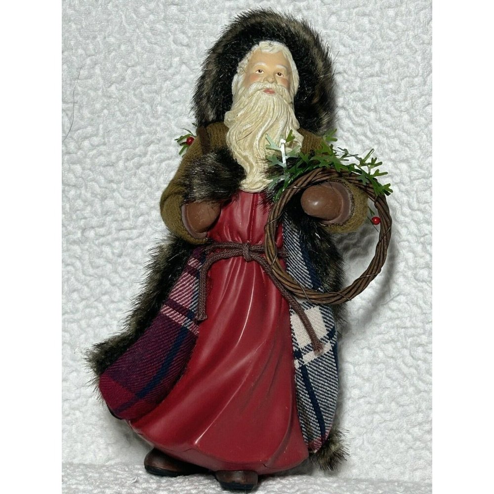 2014 Hallmark Cards Inc. Santa Claus w/plaid Coat w/Faux Fur Lining & Wreath EUC